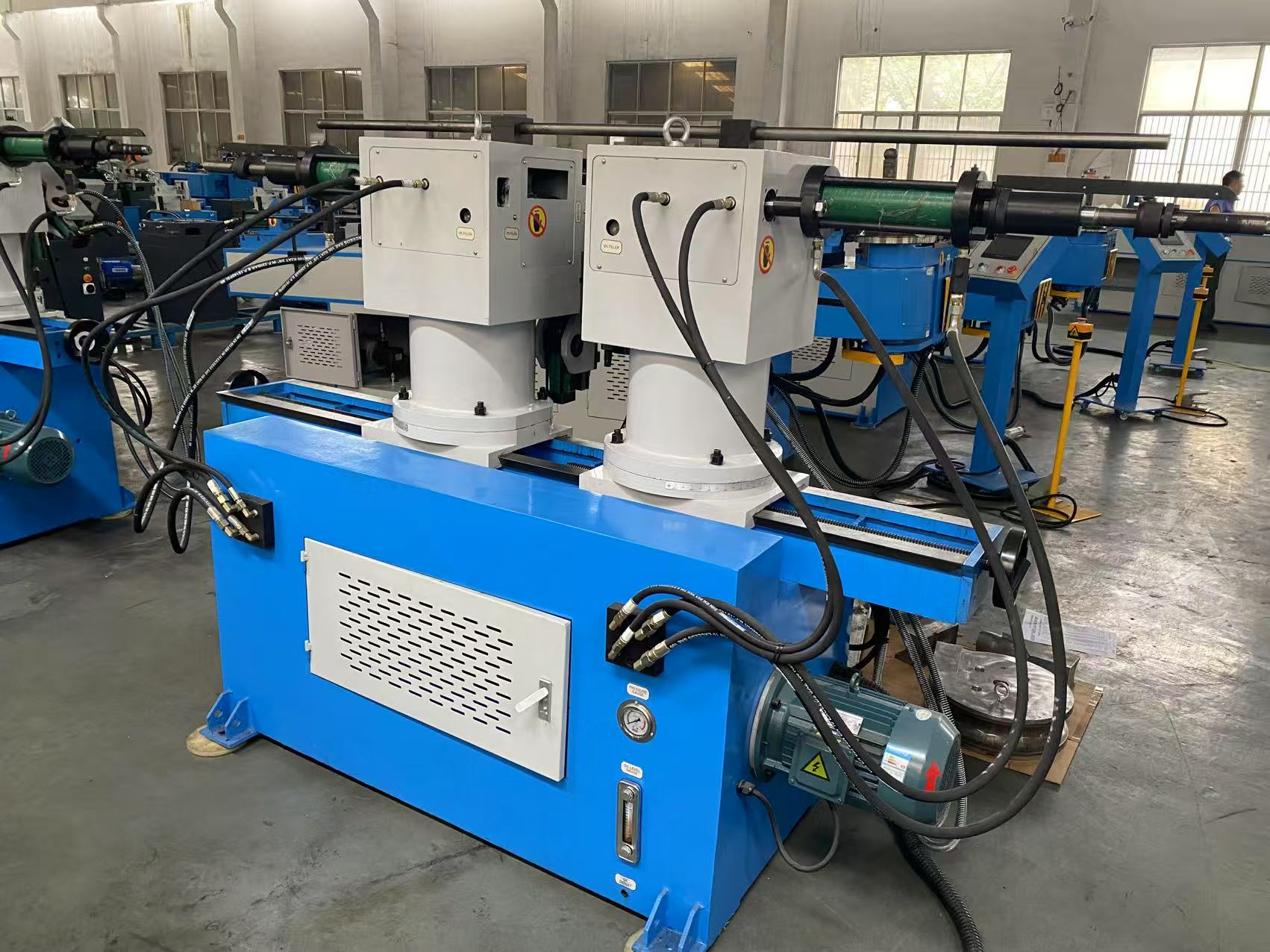 CNC-Auto-Doppelkopfbiegemaschine 42B